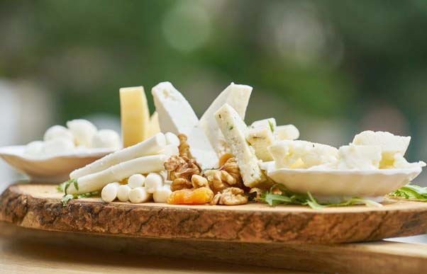 What are the healthiest cheeses to snack on?