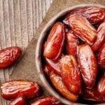 What are the benefits of eating dates, and how multitudinous calories does it have per fruit?