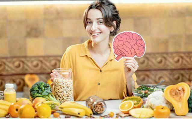 Here's A List Of Best And Worst Foods For Your Brain