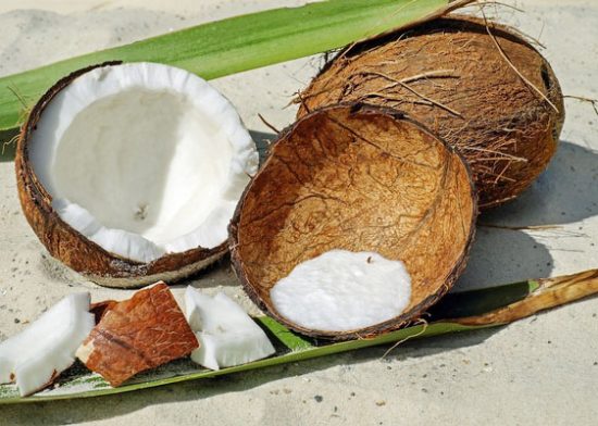 How is coconut oil painting health benefits and risks for heart problems?