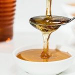 What are the benefits of honey as a moisturizer?