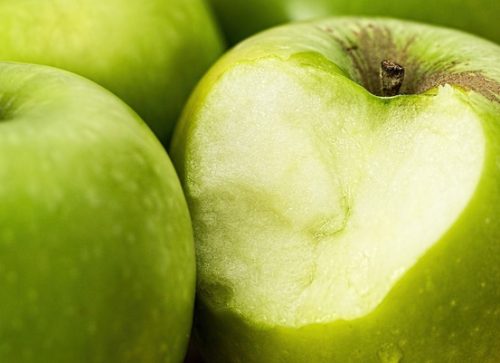 How do green apples benefit our body?