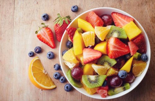 The importance of including high-fiber fruits in a weight management plan