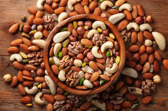 What are the benefits of eating dry fruits in the morning?