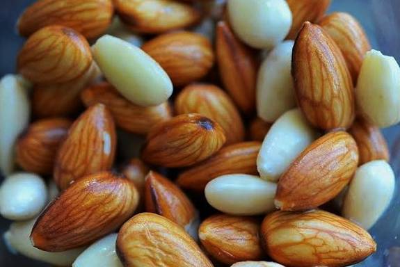 How multitudinous soaked almonds can I eat per day?