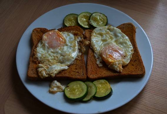 Is eggs on toast a good breakfast to have every day?