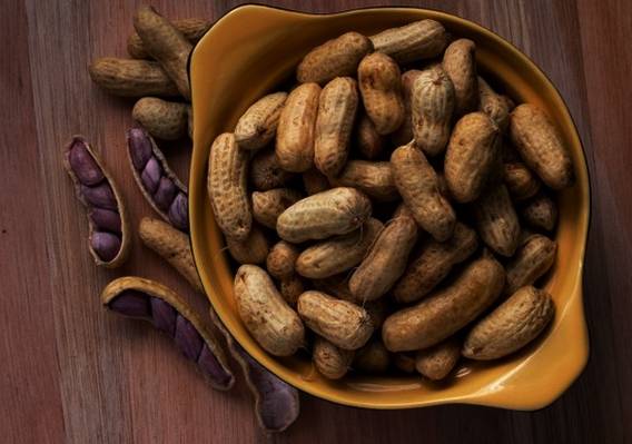 Why are boiled peanuts more nutritious than raw peanuts?