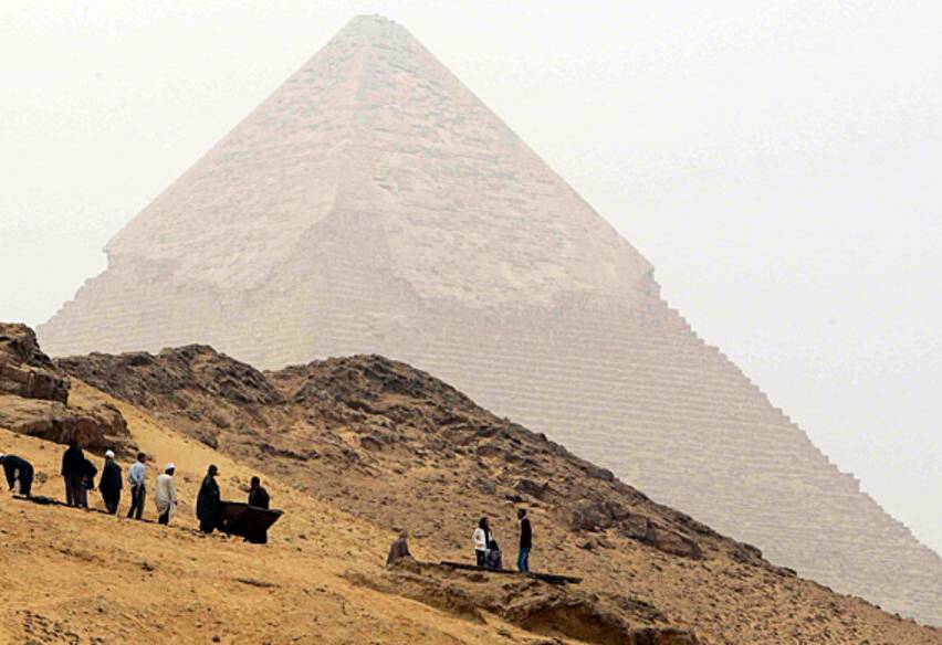 How did the Jews build the pyramids in Egypt?