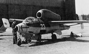 Was the biggest shortcoming of the Heinkel He 162 Volksjäger jet fighter that it was not easy to fly as required?